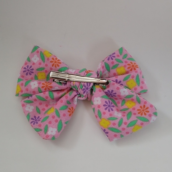 Dog Hair Bows - Set of 2 Bows for Pets with clip - Picture 5 of 5